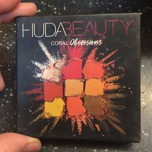 HUDA BEAUTY mini in coral